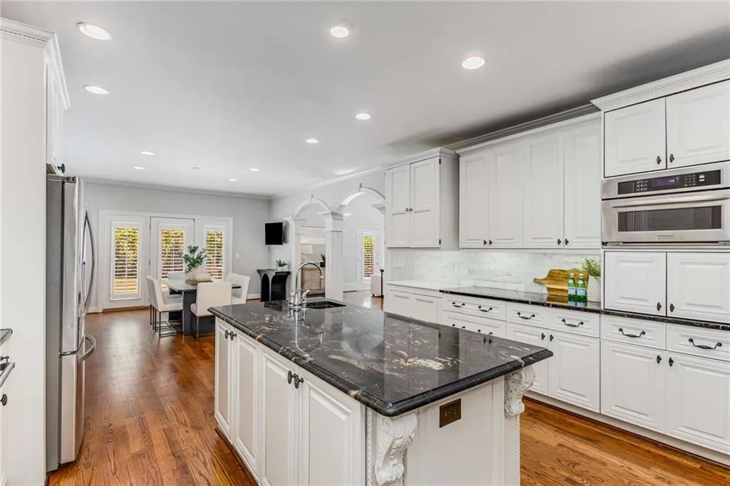 5780 Heards Forest Drive, Atlanta, Georgia 30328, 6 Bedrooms Bedrooms, ,5 BathroomsBathrooms,Residential,Sold,5780 Heards Forest Drive,7554342