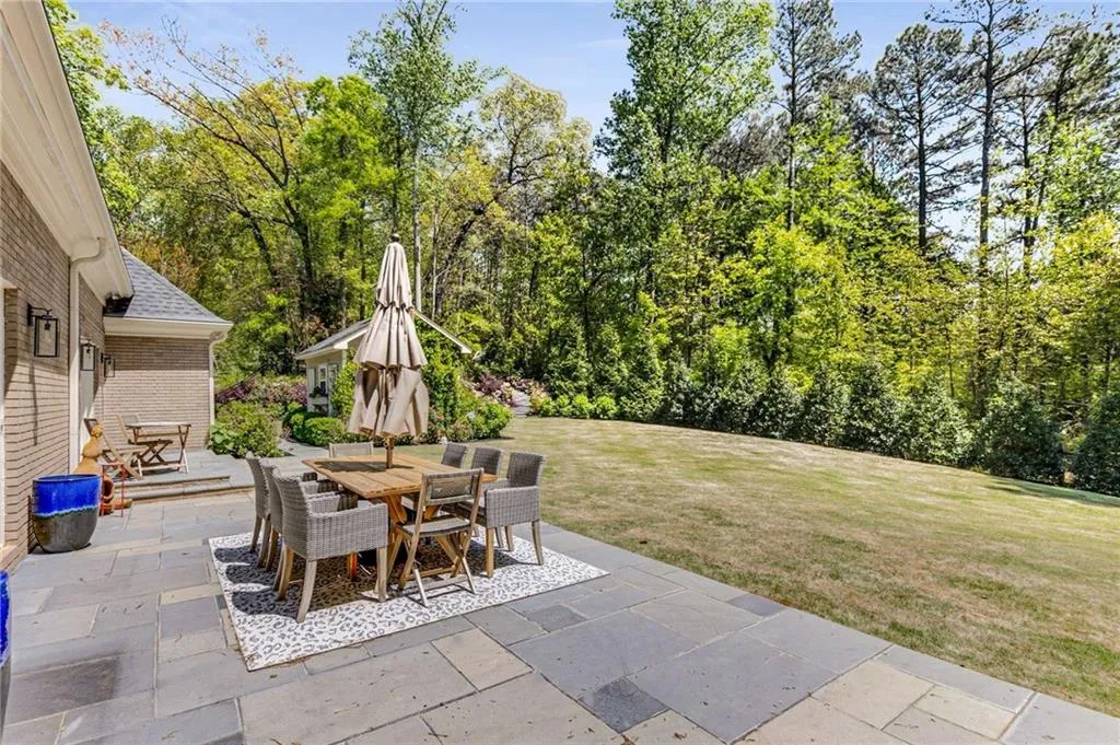 5780 Heards Forest Drive, Atlanta, Georgia 30328, 6 Bedrooms Bedrooms, ,5 BathroomsBathrooms,Residential,Sold,5780 Heards Forest Drive,7554342