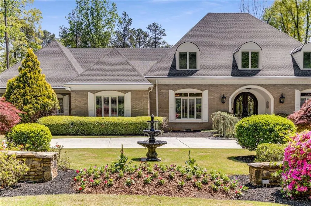 5780 Heards Forest Drive, Atlanta, Georgia 30328, 6 Bedrooms Bedrooms, ,5 BathroomsBathrooms,Residential,Sold,5780 Heards Forest Drive,7554342