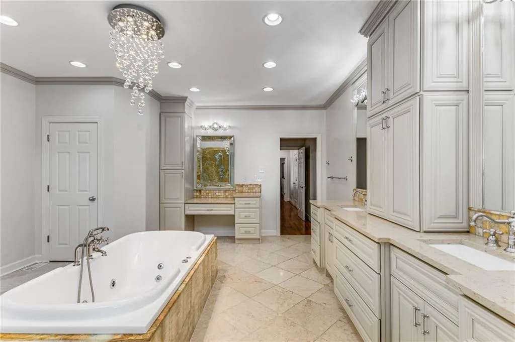 5780 Heards Forest Drive, Atlanta, Georgia 30328, 6 Bedrooms Bedrooms, ,5 BathroomsBathrooms,Residential,Sold,5780 Heards Forest Drive,7554342