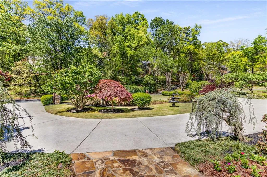5780 Heards Forest Drive, Atlanta, Georgia 30328, 6 Bedrooms Bedrooms, ,5 BathroomsBathrooms,Residential,Sold,5780 Heards Forest Drive,7554342