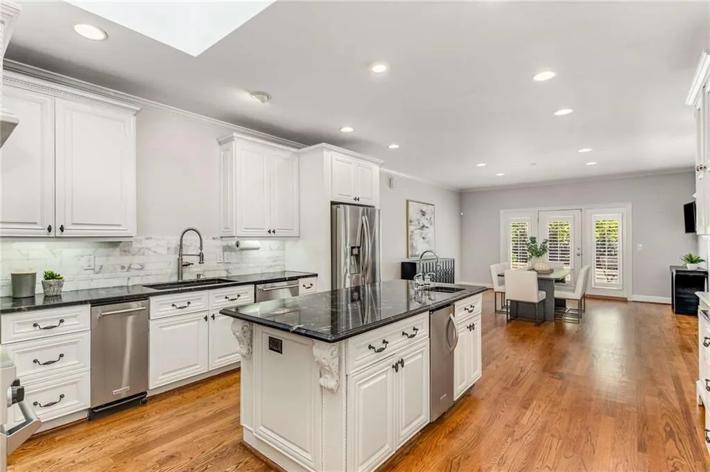 5780 Heards Forest Drive, Atlanta, Georgia 30328, 6 Bedrooms Bedrooms, ,5 BathroomsBathrooms,Residential,Sold,5780 Heards Forest Drive,7554342