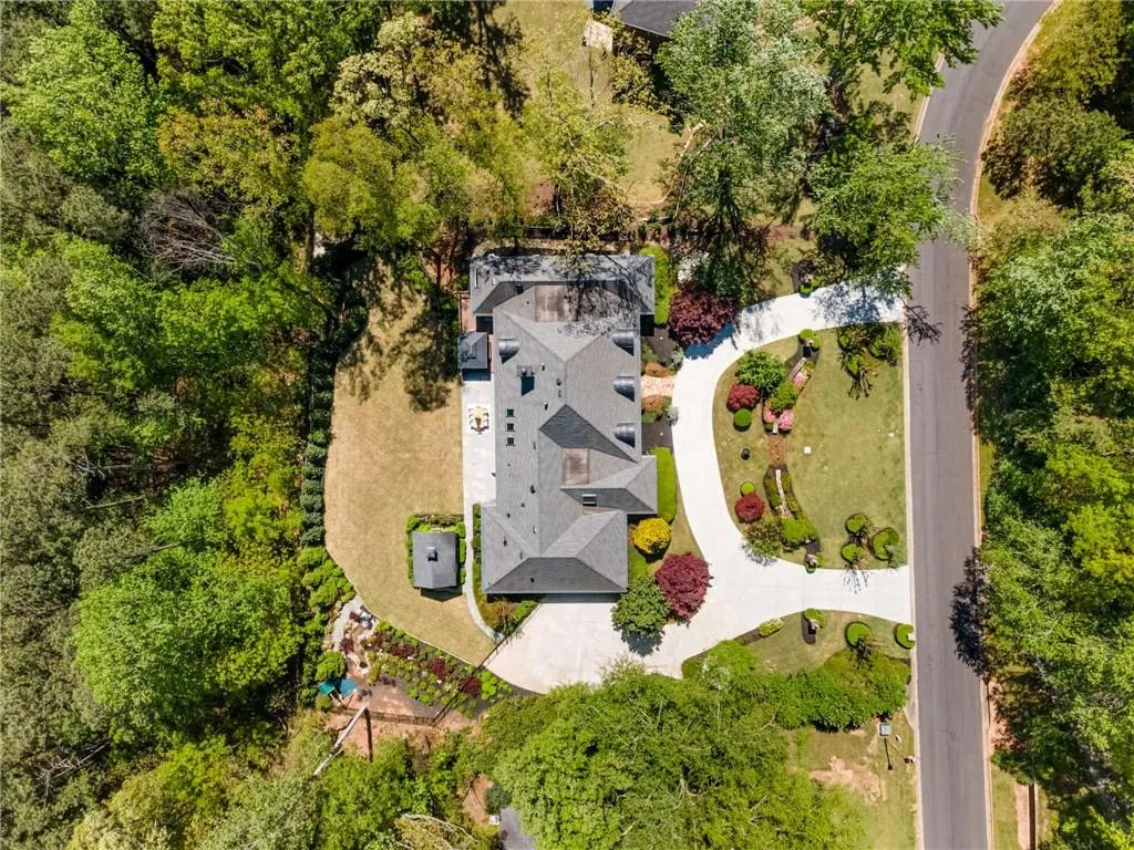 5780 Heards Forest Drive, Atlanta, Georgia 30328, 6 Bedrooms Bedrooms, ,5 BathroomsBathrooms,Residential,Sold,5780 Heards Forest Drive,7554342