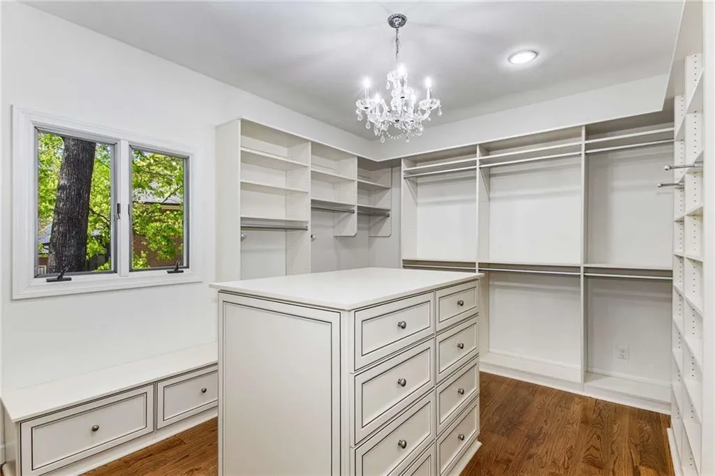 5780 Heards Forest Drive, Atlanta, Georgia 30328, 6 Bedrooms Bedrooms, ,5 BathroomsBathrooms,Residential,Sold,5780 Heards Forest Drive,7554342