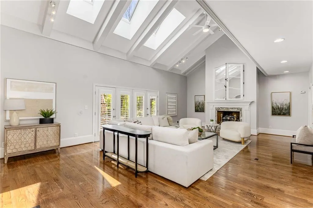 5780 Heards Forest Drive, Atlanta, Georgia 30328, 6 Bedrooms Bedrooms, ,5 BathroomsBathrooms,Residential,Sold,5780 Heards Forest Drive,7554342