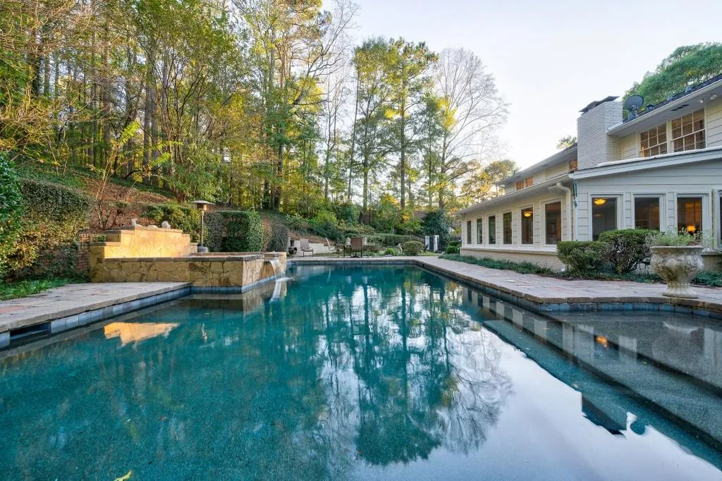 2207 Spalding Drive, Sandy Springs, Georgia 30350, 5 Bedrooms Bedrooms, ,4 BathroomsBathrooms,Residential,Sold,2207 Spalding Drive,6805624