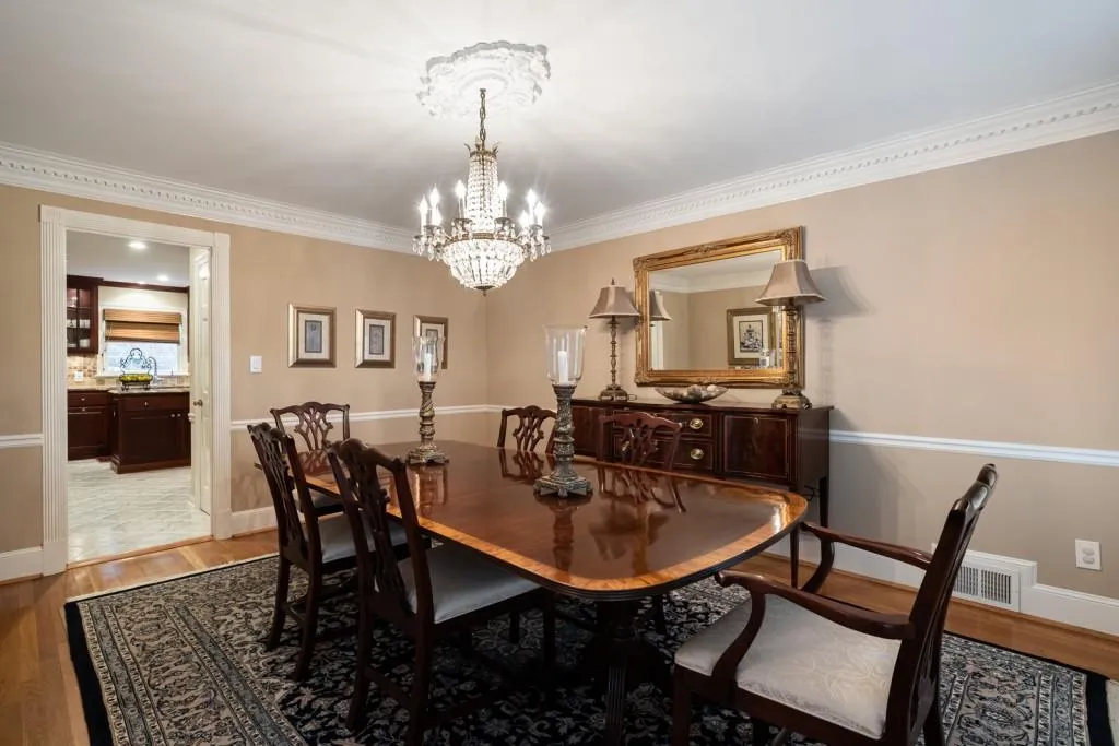 2207 Spalding Drive, Sandy Springs, Georgia 30350, 5 Bedrooms Bedrooms, ,4 BathroomsBathrooms,Residential,Sold,2207 Spalding Drive,6805624