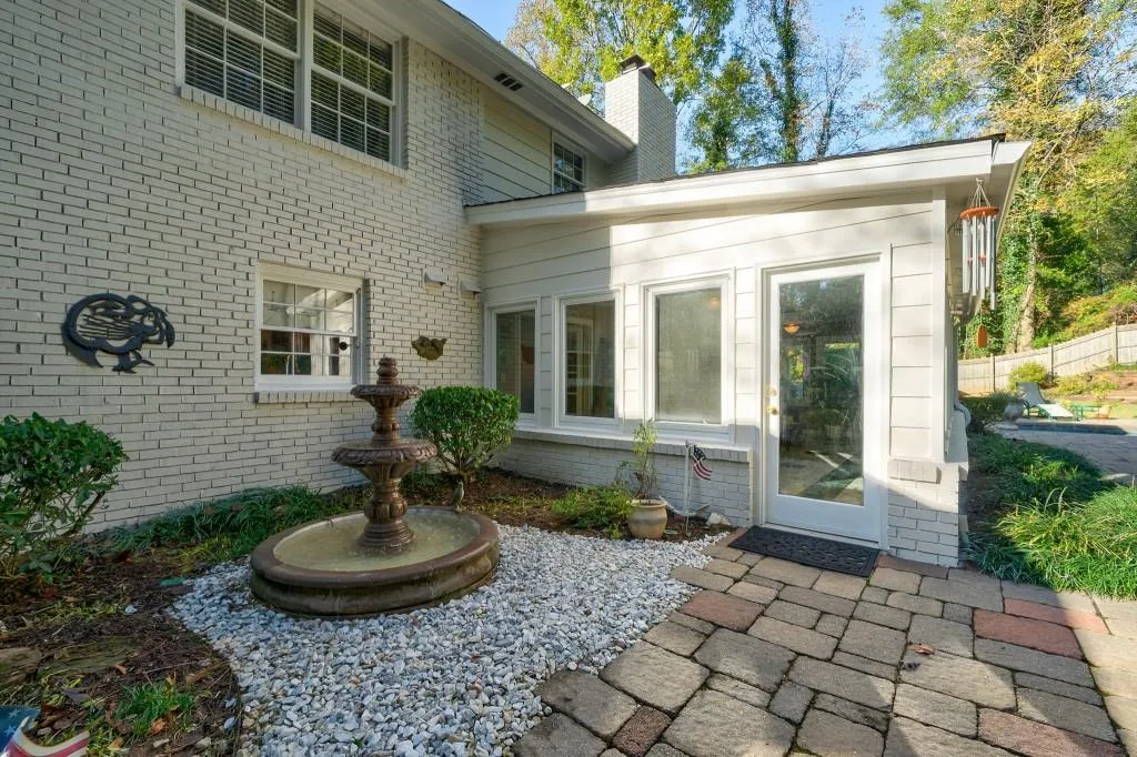 2207 Spalding Drive, Sandy Springs, Georgia 30350, 5 Bedrooms Bedrooms, ,4 BathroomsBathrooms,Residential,Sold,2207 Spalding Drive,6805624