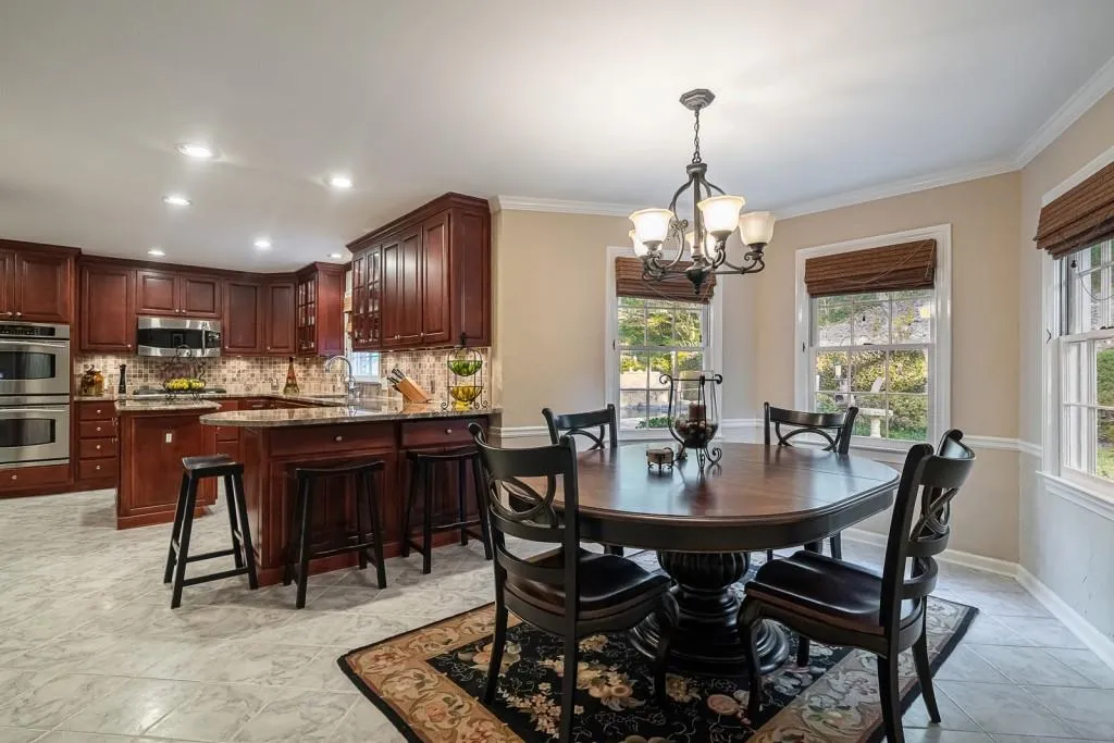 2207 Spalding Drive, Sandy Springs, Georgia 30350, 5 Bedrooms Bedrooms, ,4 BathroomsBathrooms,Residential,Sold,2207 Spalding Drive,6805624