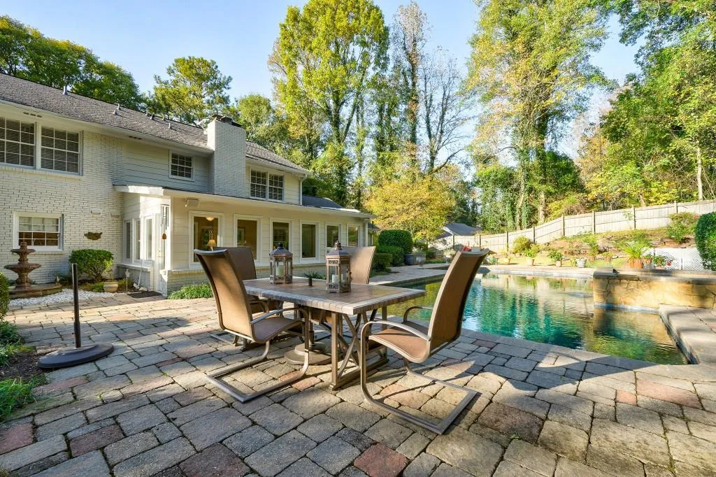 2207 Spalding Drive, Sandy Springs, Georgia 30350, 5 Bedrooms Bedrooms, ,4 BathroomsBathrooms,Residential,Sold,2207 Spalding Drive,6805624