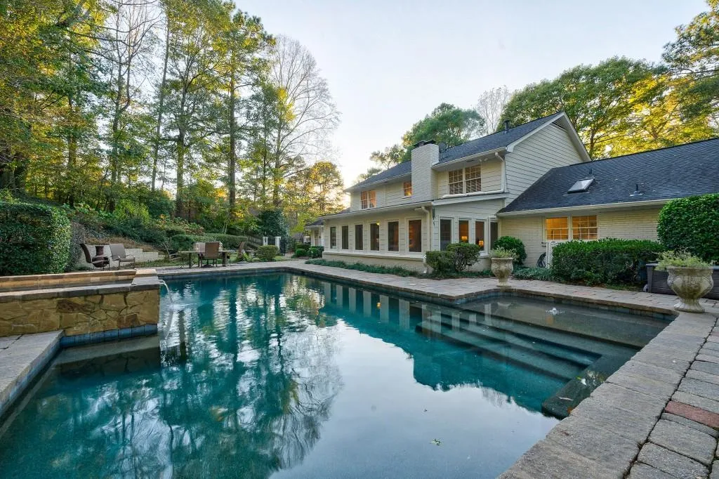 2207 Spalding Drive, Sandy Springs, Georgia 30350, 5 Bedrooms Bedrooms, ,4 BathroomsBathrooms,Residential,Sold,2207 Spalding Drive,6805624