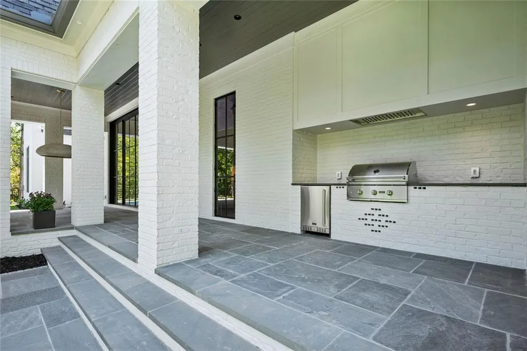 4715 Northside Drive Nw, Atlanta, Georgia 30327, 7 Bedrooms Bedrooms, 0 ,8 BathroomsBathrooms,Residential,For Sale,4715 Northside Drive Nw,7771409