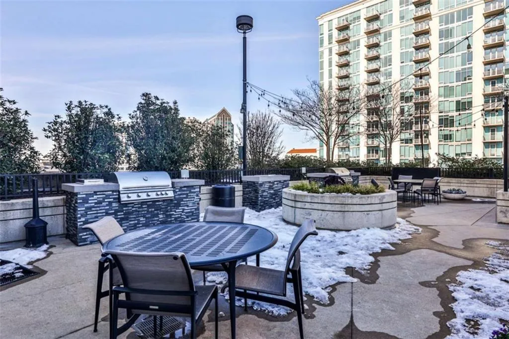 250 Pharr Road Unit 712, Atlanta, Georgia 30305, 1 Bedroom Bedrooms, ,1 BathroomBathrooms,Residential,For Sale,250 Pharr Road Unit 712,7617106