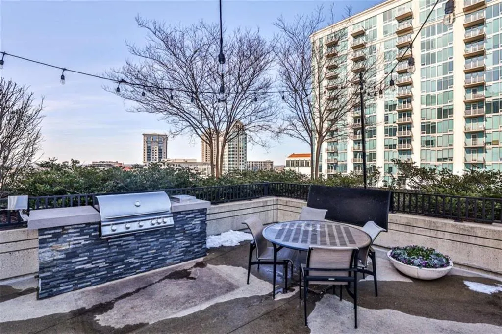250 Pharr Road Unit 712, Atlanta, Georgia 30305, 1 Bedroom Bedrooms, ,1 BathroomBathrooms,Residential,For Sale,250 Pharr Road Unit 712,7617106