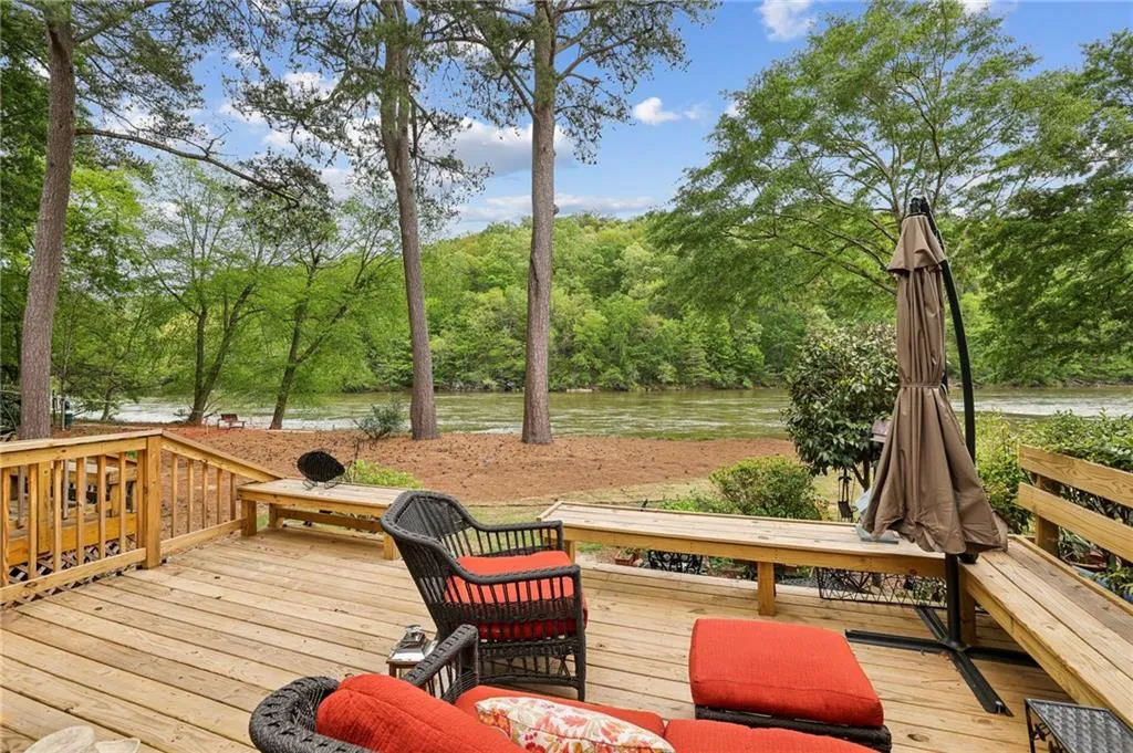 1053 Riverbend Club Drive Se, Atlanta, Georgia 30339, 2 Bedrooms Bedrooms, ,2 BathroomsBathrooms,Residential,For Sale,1053 Riverbend Club Drive Se,7477233