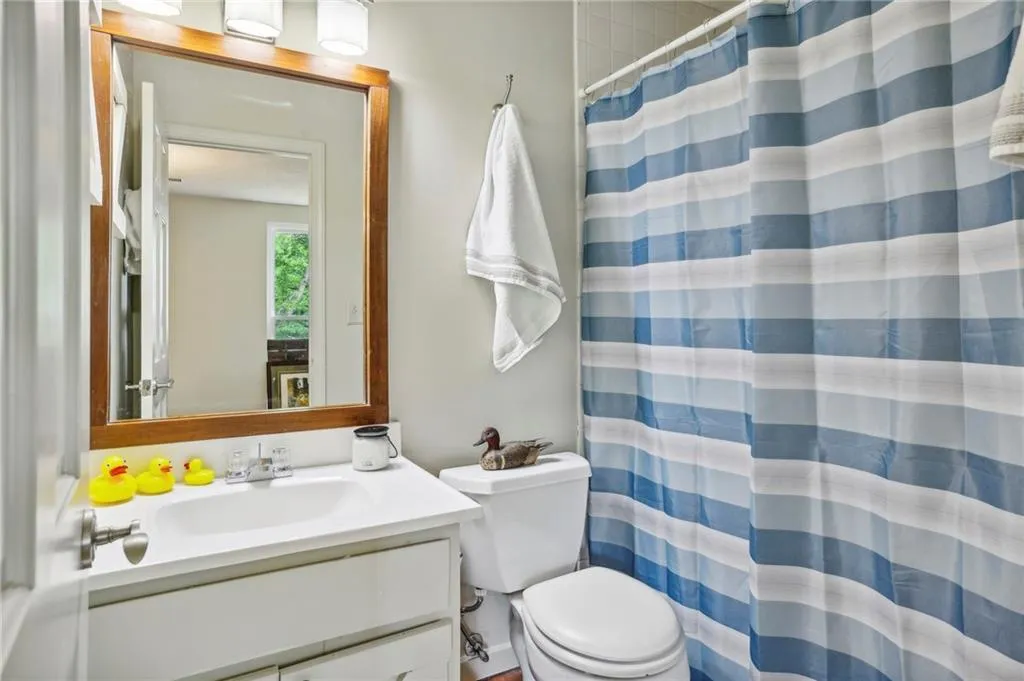 1053 Riverbend Club Drive Se, Atlanta, Georgia 30339, 2 Bedrooms Bedrooms, ,2 BathroomsBathrooms,Residential,For Sale,1053 Riverbend Club Drive Se,7477233