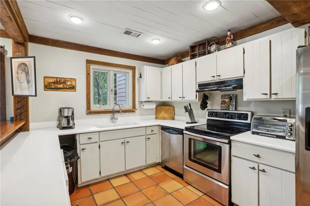1053 Riverbend Club Drive Se, Atlanta, Georgia 30339, 2 Bedrooms Bedrooms, ,2 BathroomsBathrooms,Residential,For Sale,1053 Riverbend Club Drive Se,7477233