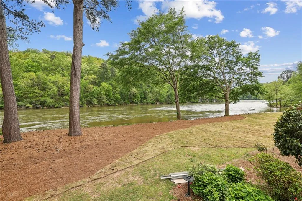 1053 Riverbend Club Drive Se, Atlanta, Georgia 30339, 2 Bedrooms Bedrooms, ,2 BathroomsBathrooms,Residential,For Sale,1053 Riverbend Club Drive Se,7477233