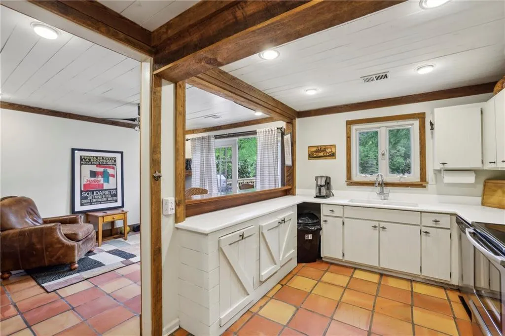 1053 Riverbend Club Drive Se, Atlanta, Georgia 30339, 2 Bedrooms Bedrooms, ,2 BathroomsBathrooms,Residential,For Sale,1053 Riverbend Club Drive Se,7477233