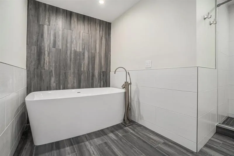 Primary Ensuite Bathroom Primary Ensuite Bathroom