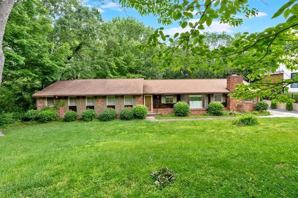 124 Chaseland Road, Atlanta, Georgia 30328, 3 Bedrooms Bedrooms, ,3 BathroomsBathrooms,Residential,Sold,124 Chaseland Road,7584709