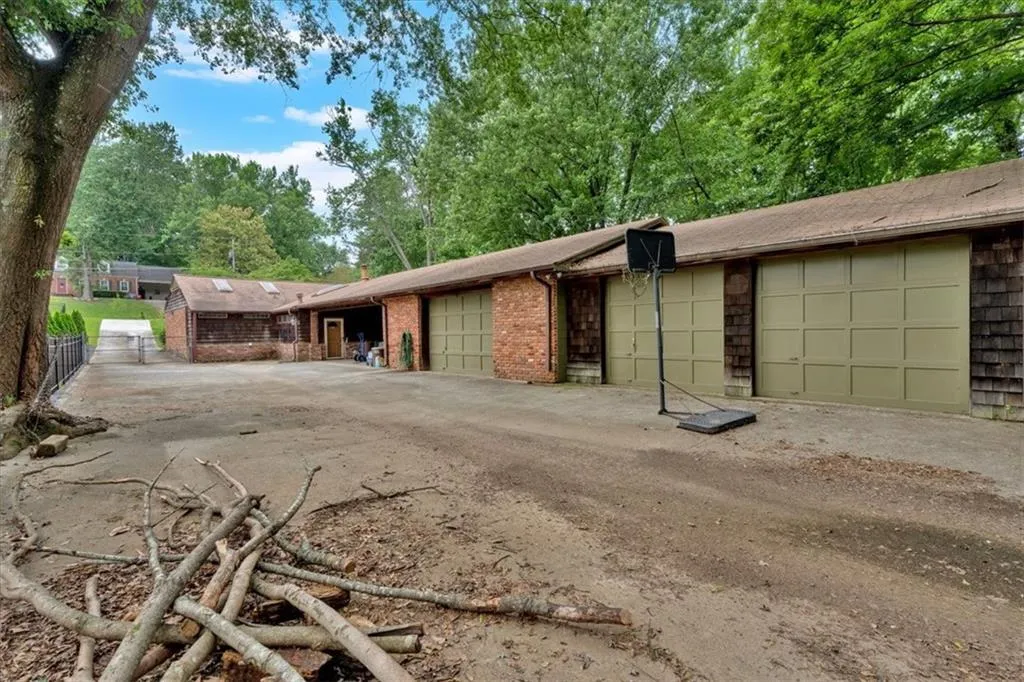 124 Chaseland Road, Atlanta, Georgia 30328, 3 Bedrooms Bedrooms, ,3 BathroomsBathrooms,Residential,Sold,124 Chaseland Road,7584709