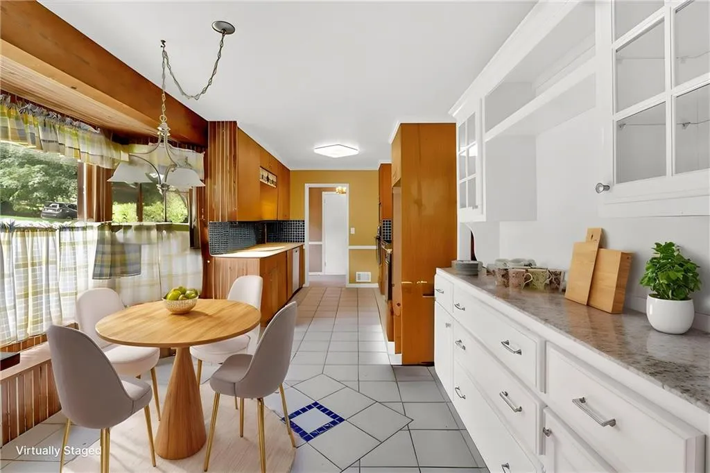 124 Chaseland Road, Atlanta, Georgia 30328, 3 Bedrooms Bedrooms, ,3 BathroomsBathrooms,Residential,Sold,124 Chaseland Road,7584709