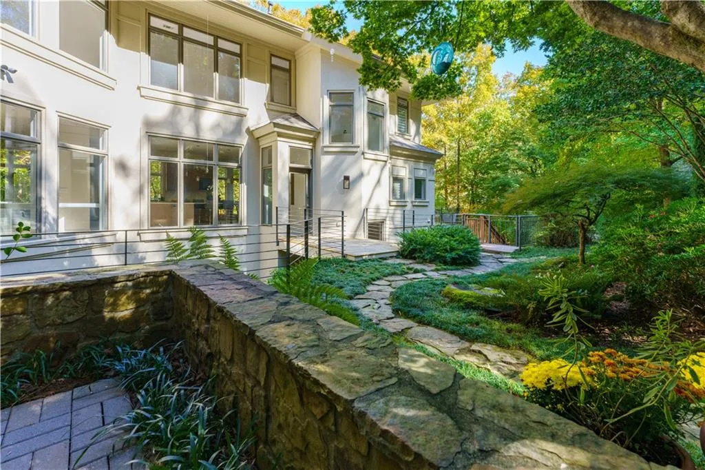 45 Finch Forest Trail, Sandy Springs, Georgia 30327, 4 Bedrooms Bedrooms, ,5 BathroomsBathrooms,Residential,Sold,45 Finch Forest Trail,7164085