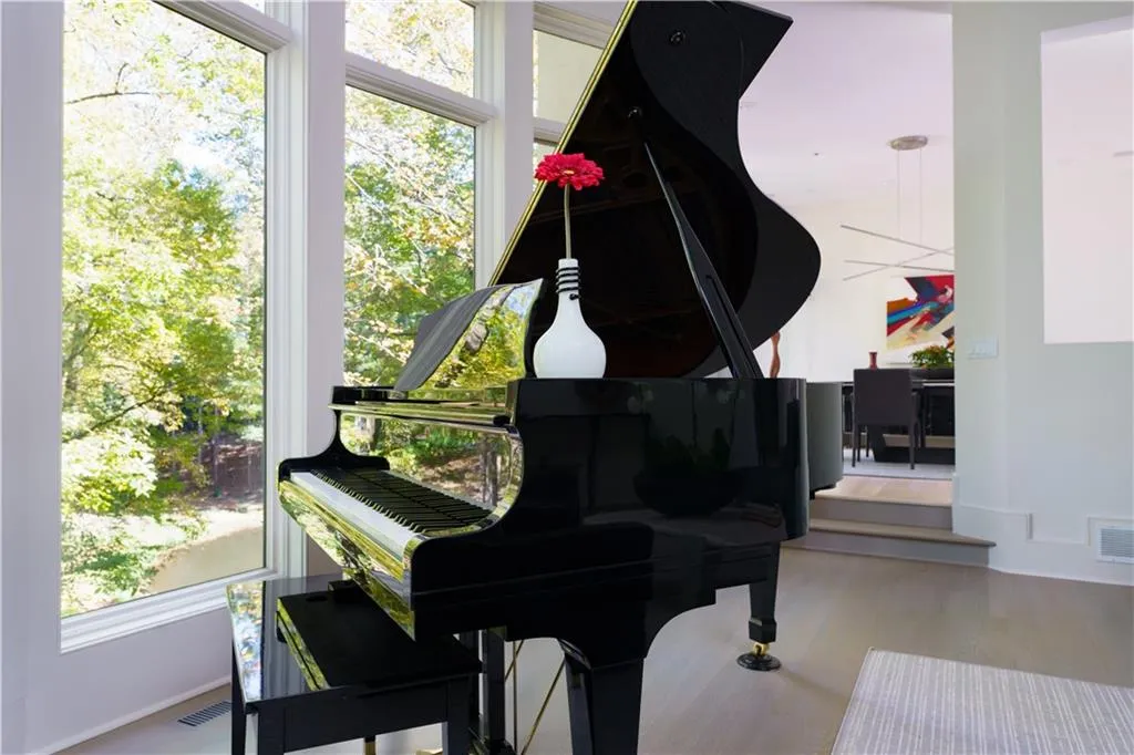 45 Finch Forest Trail, Sandy Springs, Georgia 30327, 4 Bedrooms Bedrooms, ,5 BathroomsBathrooms,Residential,Sold,45 Finch Forest Trail,7164085