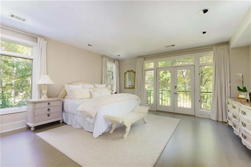 45 Finch Forest Trail, Sandy Springs, Georgia 30327, 4 Bedrooms Bedrooms, ,5 BathroomsBathrooms,Residential,Sold,45 Finch Forest Trail,7164085