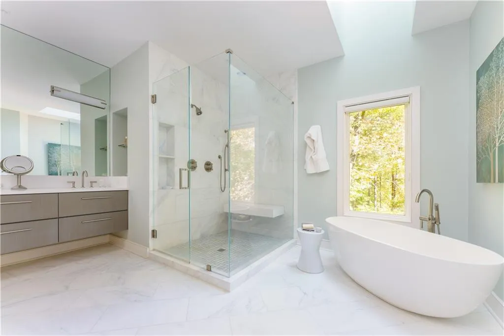 45 Finch Forest Trail, Sandy Springs, Georgia 30327, 4 Bedrooms Bedrooms, ,5 BathroomsBathrooms,Residential,Sold,45 Finch Forest Trail,7164085