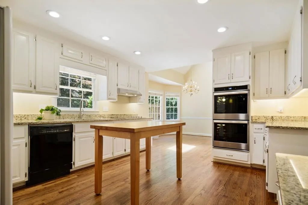 6840 Lisa Lane, Sandy Springs, Georgia 30338, 4 Bedrooms Bedrooms, ,3 BathroomsBathrooms,Residential,Sold,6840 Lisa Lane,6717499