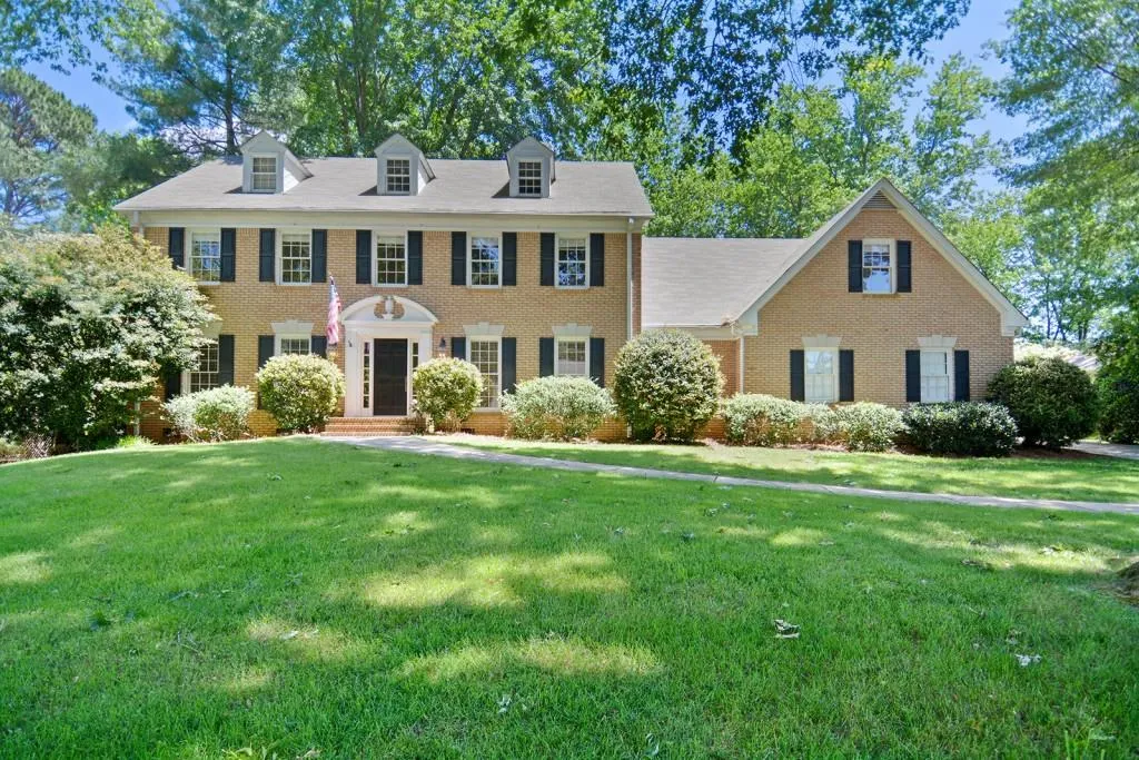 6840 Lisa Lane, Sandy Springs, Georgia 30338, 4 Bedrooms Bedrooms, ,3 BathroomsBathrooms,Residential,Sold,6840 Lisa Lane,6717499