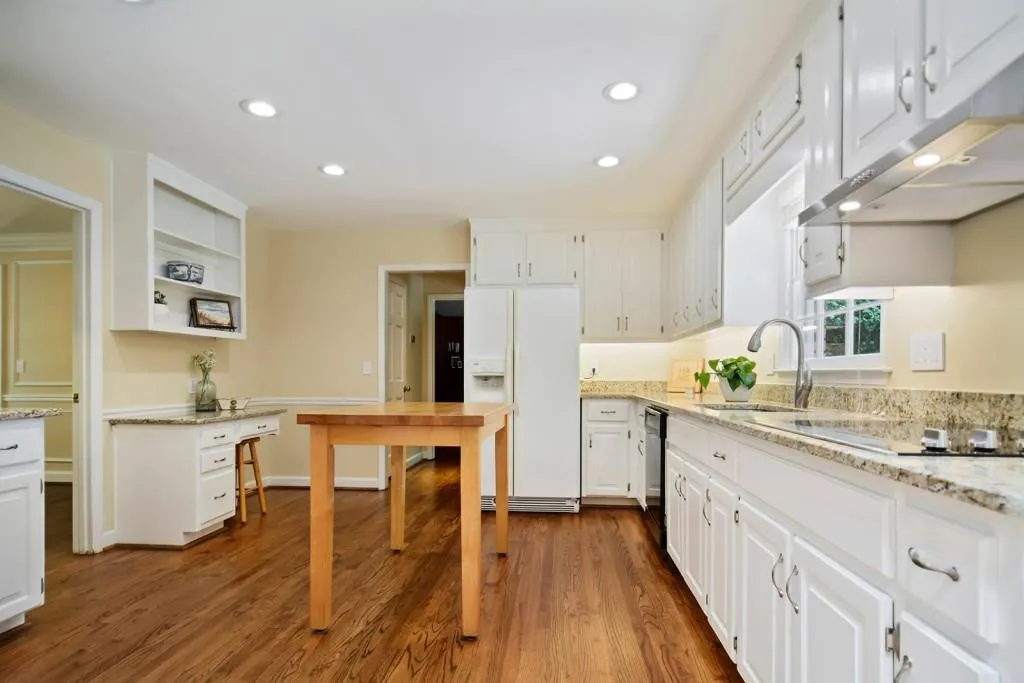 6840 Lisa Lane, Sandy Springs, Georgia 30338, 4 Bedrooms Bedrooms, ,3 BathroomsBathrooms,Residential,Sold,6840 Lisa Lane,6717499