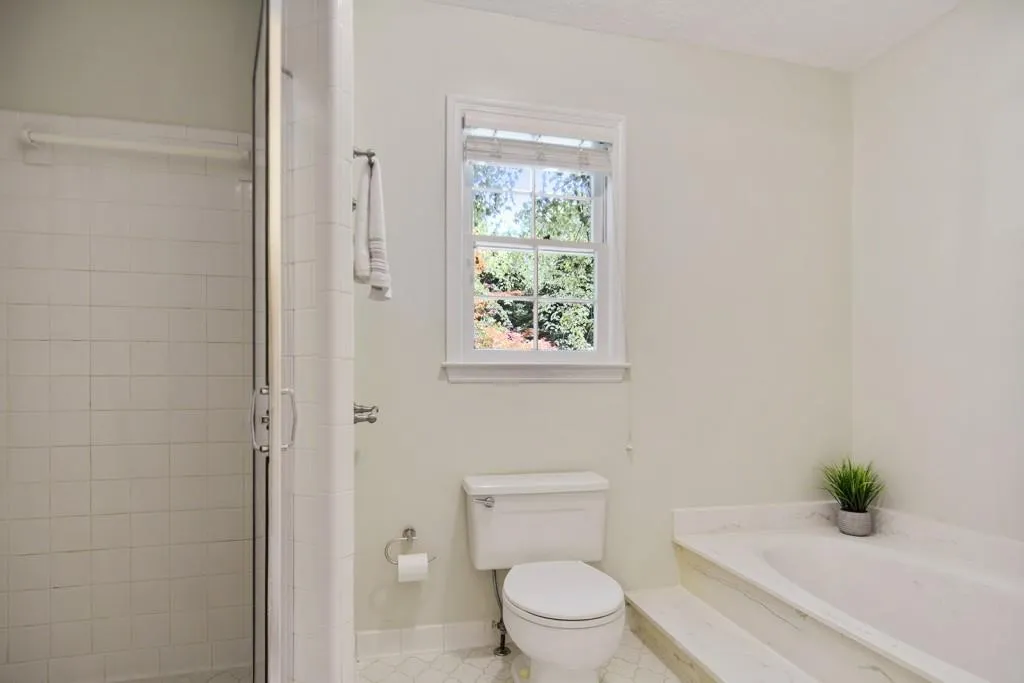 6840 Lisa Lane, Sandy Springs, Georgia 30338, 4 Bedrooms Bedrooms, ,3 BathroomsBathrooms,Residential,Sold,6840 Lisa Lane,6717499