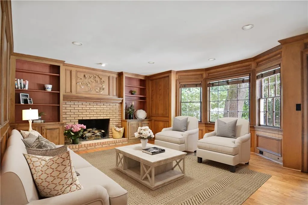 6840 Lisa Lane, Sandy Springs, Georgia 30338, 4 Bedrooms Bedrooms, ,3 BathroomsBathrooms,Residential,Sold,6840 Lisa Lane,6717499