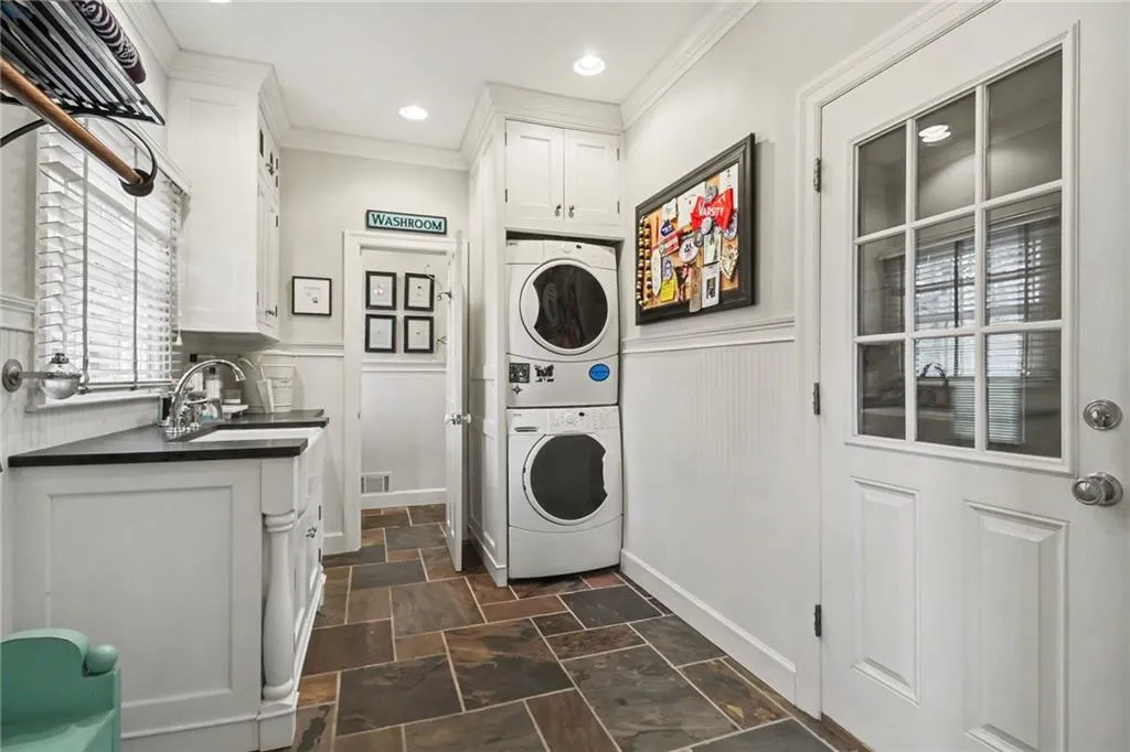 115 Churchill Drive, Atlanta, Georgia 30350, 5 Bedrooms Bedrooms, ,5 BathroomsBathrooms,Residential,For Sale,115 Churchill Drive,7748725