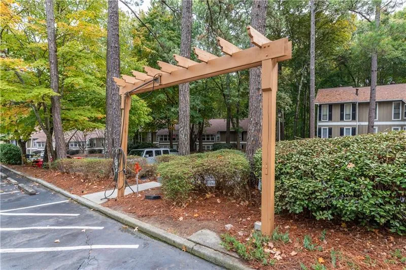 5149 Roswell Road Unit 1, Sandy Springs, Georgia 30342, 2 Bedrooms Bedrooms, ,1 BathroomBathrooms,Residential,Sold,5149 Roswell Road Unit 1,6640905