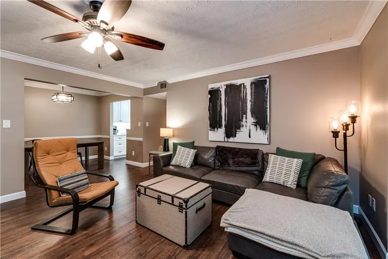 5149 Roswell Road Unit 1, Sandy Springs, Georgia 30342, 2 Bedrooms Bedrooms, ,1 BathroomBathrooms,Residential,Sold,5149 Roswell Road Unit 1,6640905