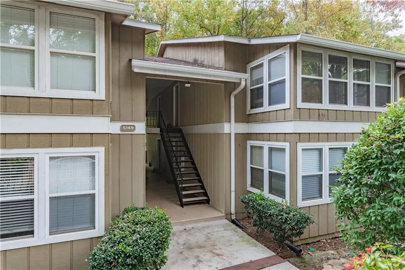 5149 Roswell Road Unit 1, Sandy Springs, Georgia 30342, 2 Bedrooms Bedrooms, ,1 BathroomBathrooms,Residential,Sold,5149 Roswell Road Unit 1,6640905