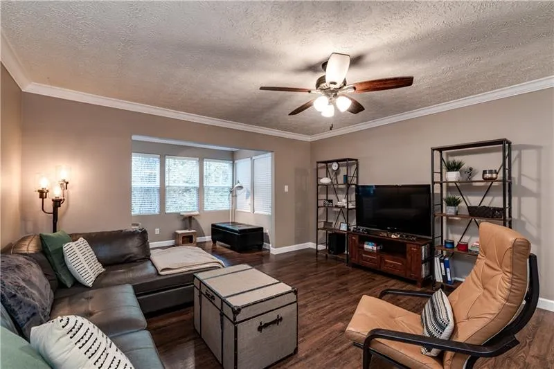 5149 Roswell Road Unit 1, Sandy Springs, Georgia 30342, 2 Bedrooms Bedrooms, ,1 BathroomBathrooms,Residential,Sold,5149 Roswell Road Unit 1,6640905