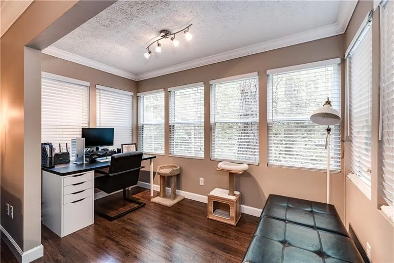 5149 Roswell Road Unit 1, Sandy Springs, Georgia 30342, 2 Bedrooms Bedrooms, ,1 BathroomBathrooms,Residential,Sold,5149 Roswell Road Unit 1,6640905