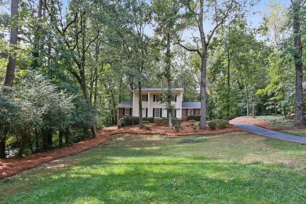 220 Glencourtney Drive, Sandy Springs, Georgia 30328, 4 Bedrooms Bedrooms, ,2 BathroomsBathrooms,Residential,Sold,220 Glencourtney Drive,5921510