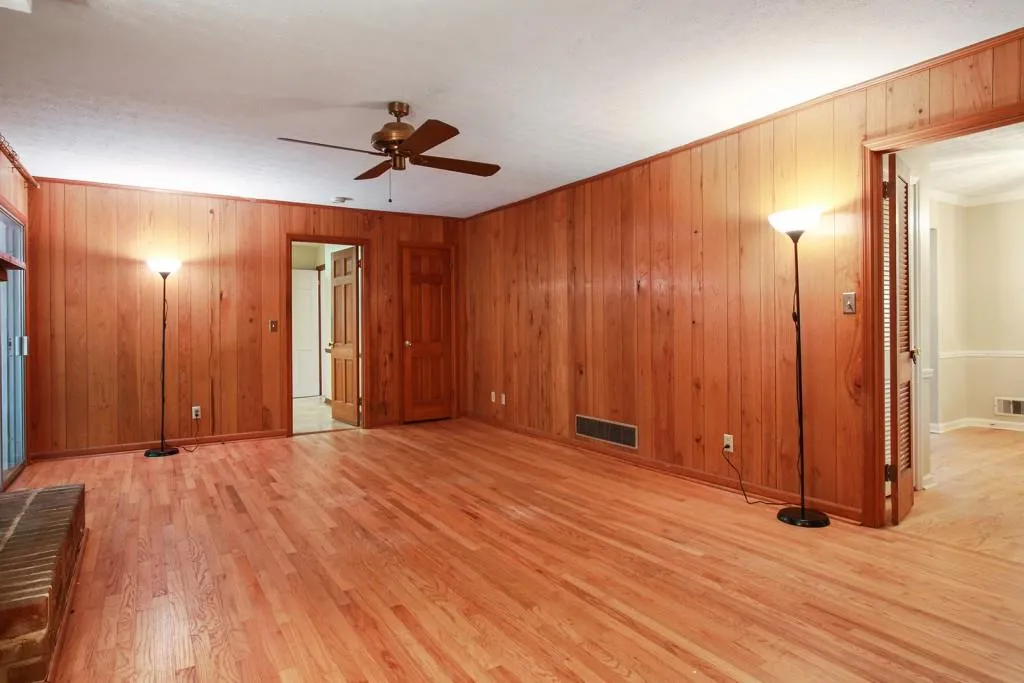 220 Glencourtney Drive, Sandy Springs, Georgia 30328, 4 Bedrooms Bedrooms, ,2 BathroomsBathrooms,Residential,Sold,220 Glencourtney Drive,5921510