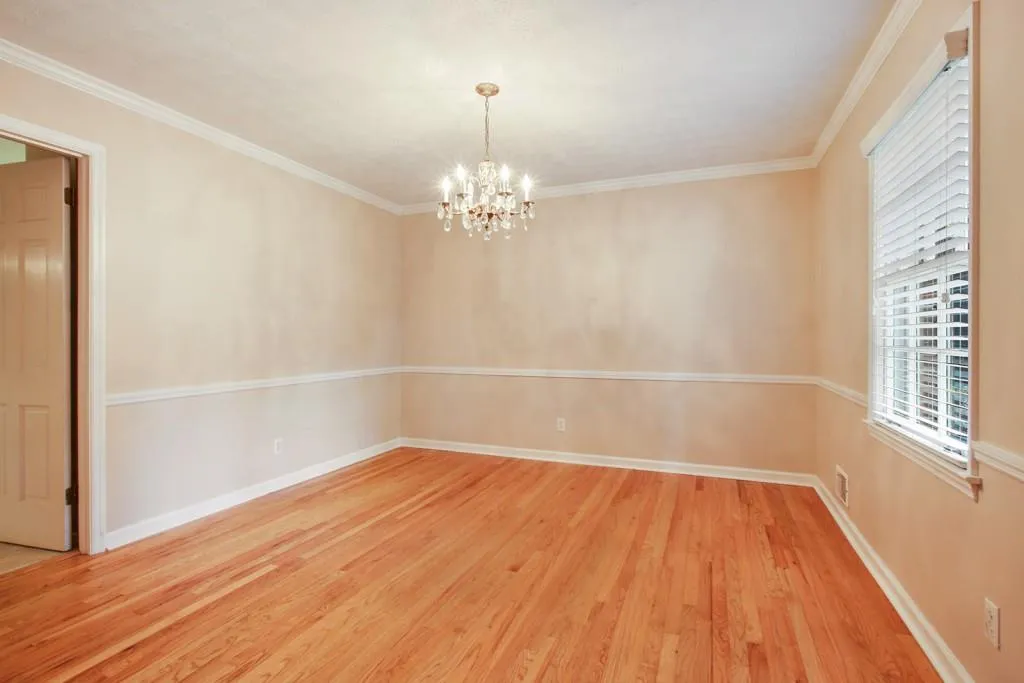 220 Glencourtney Drive, Sandy Springs, Georgia 30328, 4 Bedrooms Bedrooms, ,2 BathroomsBathrooms,Residential,Sold,220 Glencourtney Drive,5921510