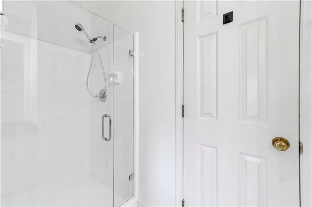 Shared bath frameless shower Shared bath frameless shower