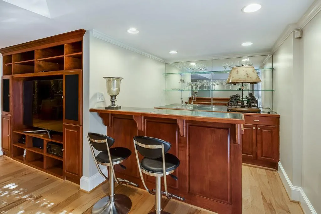 125 Grogans Landing, Sandy Springs, Georgia 30350, 5 Bedrooms Bedrooms, ,5 BathroomsBathrooms,Residential,Sold,125 Grogans Landing,6671532