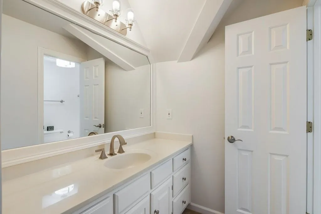125 Grogans Landing, Sandy Springs, Georgia 30350, 5 Bedrooms Bedrooms, ,5 BathroomsBathrooms,Residential,Sold,125 Grogans Landing,6671532