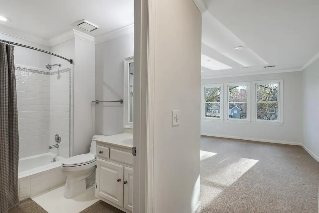 125 Grogans Landing, Sandy Springs, Georgia 30350, 5 Bedrooms Bedrooms, ,5 BathroomsBathrooms,Residential,Sold,125 Grogans Landing,6671532