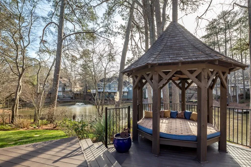 125 Grogans Landing, Sandy Springs, Georgia 30350, 5 Bedrooms Bedrooms, ,5 BathroomsBathrooms,Residential,Sold,125 Grogans Landing,6671532